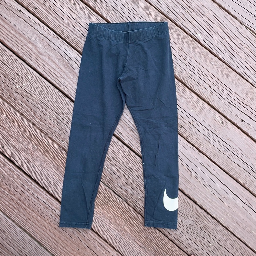 Black Nike leggings